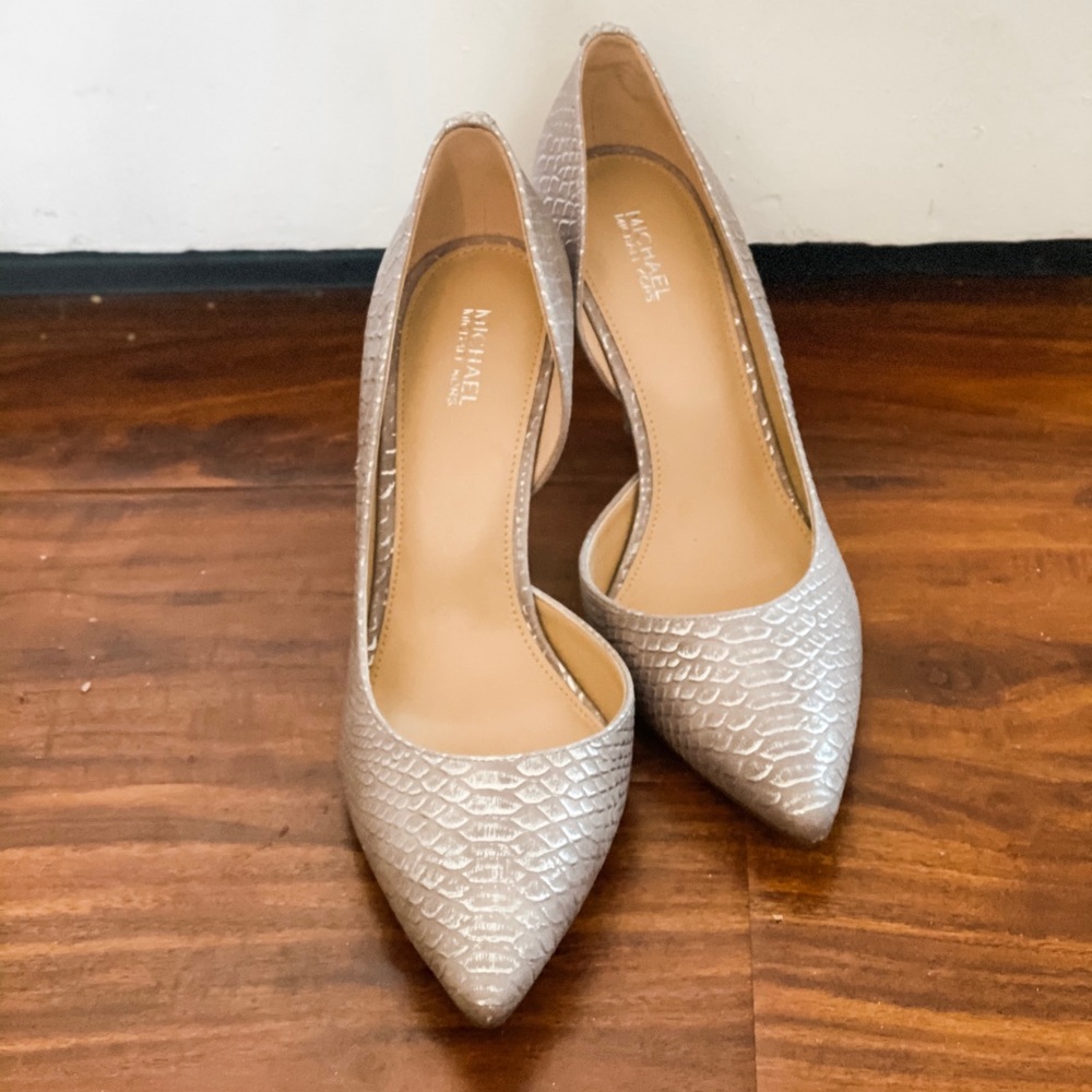 Lavender snakeskin Michael Kors heels size 8